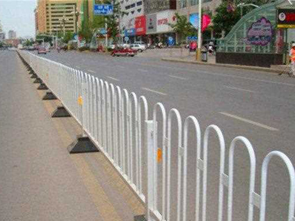 武威隔離帶護(hù)欄網(wǎng)圖片4 武威隔離帶護(hù)欄網(wǎng)圖片4