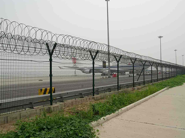 濰坊機場隔離網圖片2 濰坊機場隔離網圖片2