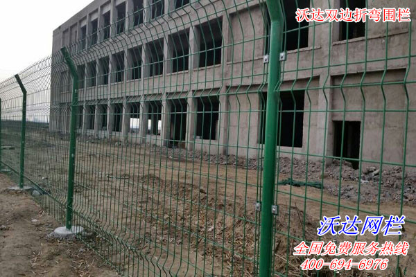 東營內蒙古工業設計園光伏圍墻護欄網工程圖片3