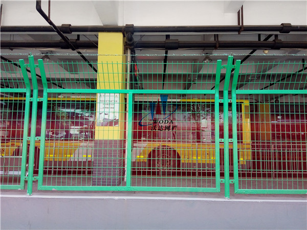 貴州框架護欄網上海嘉定項目工程案例圖片3 貴州框架護欄網上海嘉定項目工程案例圖片3