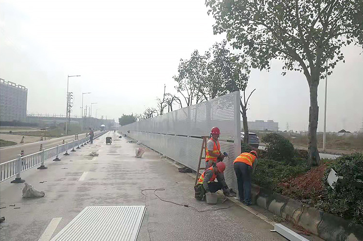 濰坊沖孔網護欄圖片6