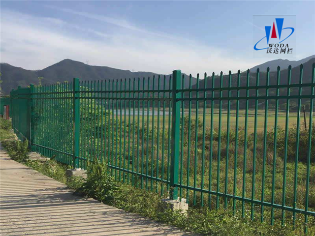 圍墻鐵藝護(hù)欄圖片4