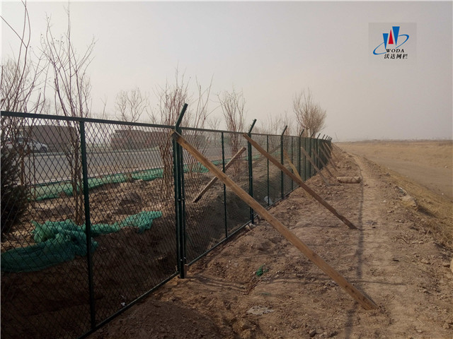 蘭州北京大興機場附近河道護欄網案例圖片7