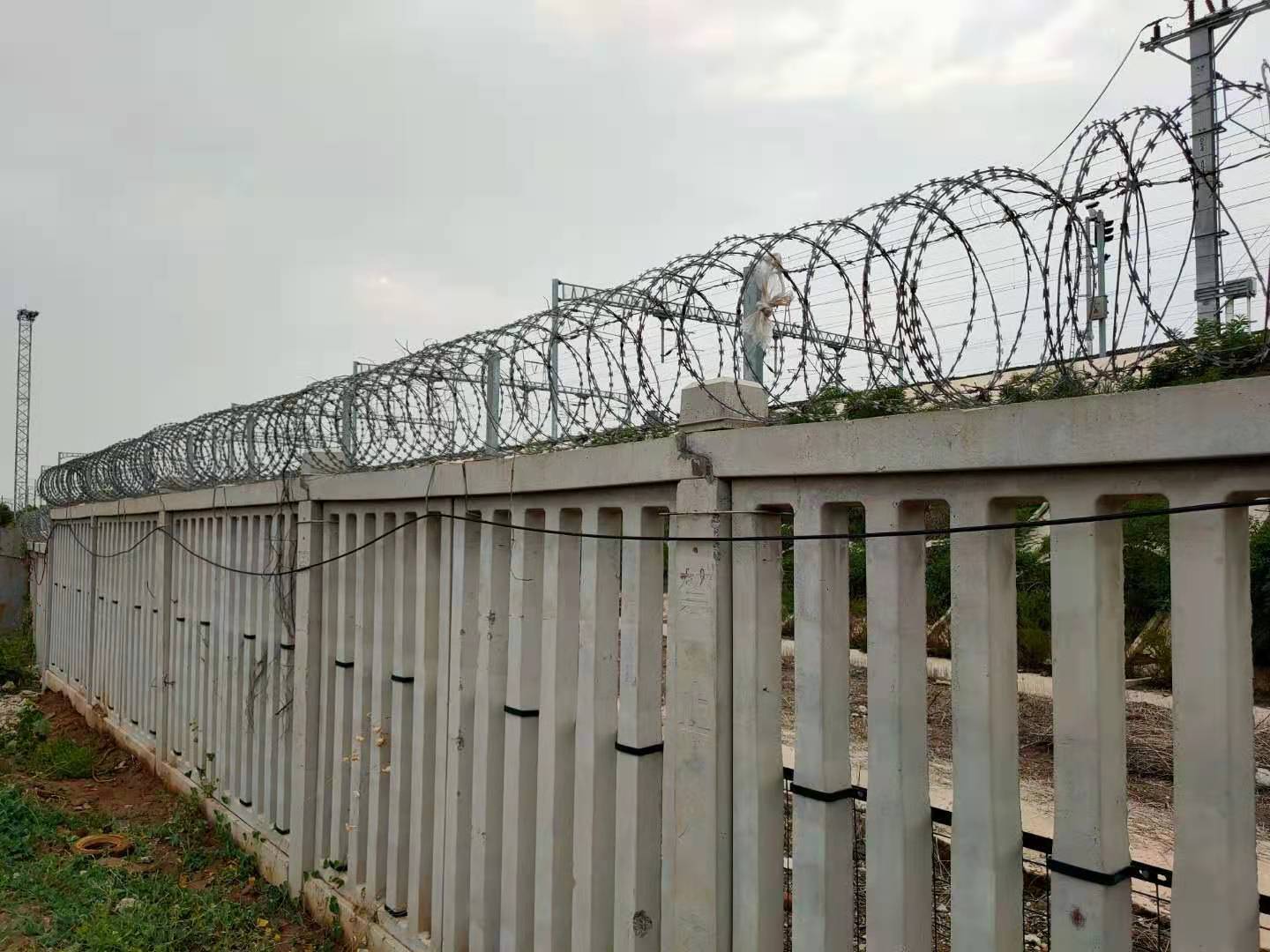 高鐵刺絲滾籠 高鐵刺絲滾籠